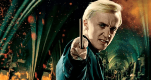 Tom Felton no se siente agobiado por la fama de Harry Potter